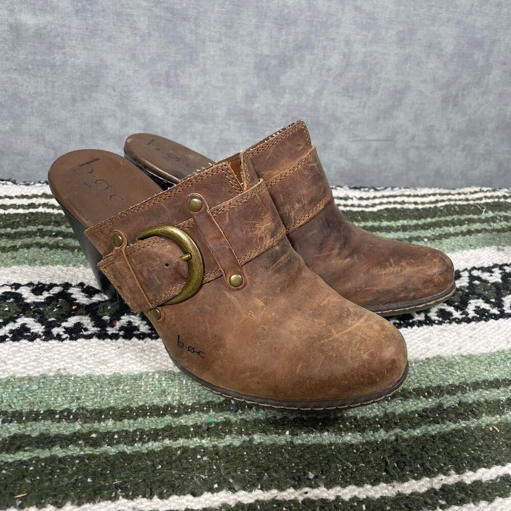 Leather clogs with buckle detail